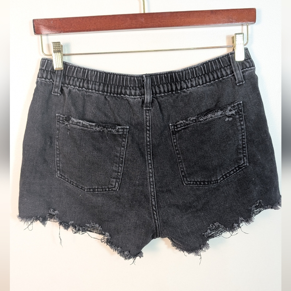 Aerie Black Relaxed Fit Cotton Stressed Denim Short - Picture 3 of 9